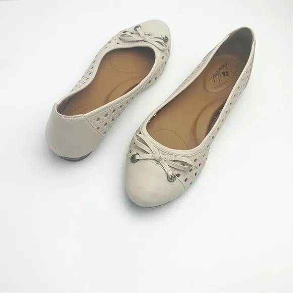 PATRICIA NASH Bettina Bone Laser Side Cutout Bow Detail Ballet Flats, Size 7.5
