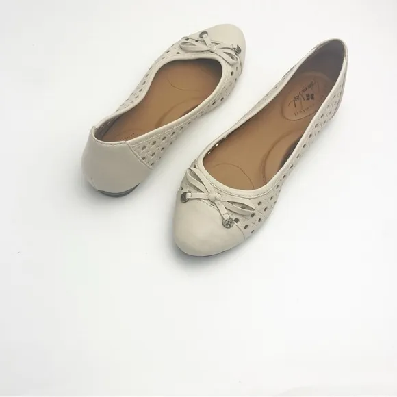 PATRICIA NASH Bettina Bone Laser Side Cutout Bow Detail Ballet Flats, Size 7.5