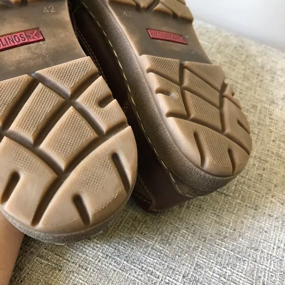 Pikolinos leather loafer driving shoes