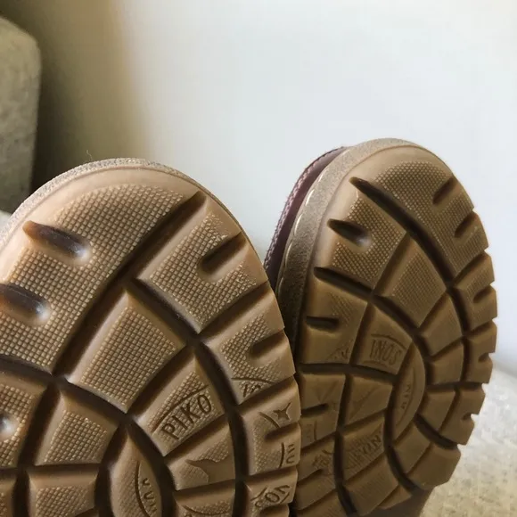Pikolinos leather loafer driving shoes