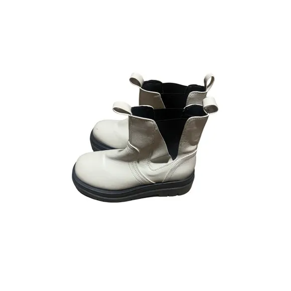 RAID White Chelsea Boots with Black Sole -Size