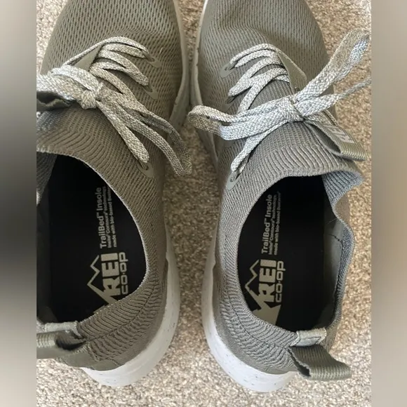 REI Men’s Beyonder Sneakers Olive Size 10.5