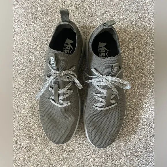 REI Men’s Beyonder Sneakers Olive Size 10.5