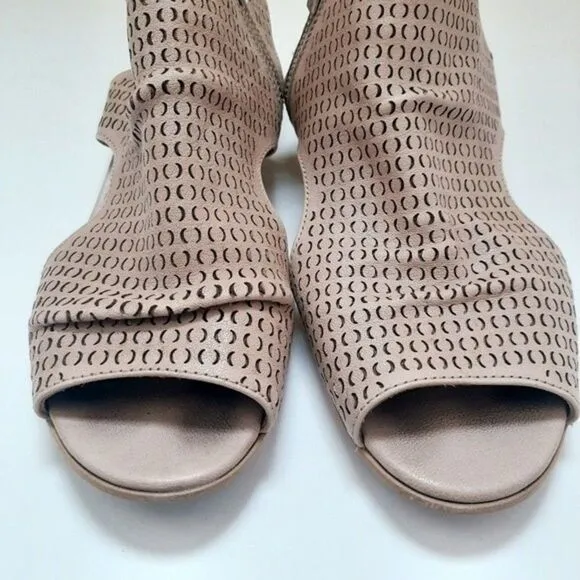 RON WHITE Aerika Leather Laser Cut Shield Sandal Creamy Tan Sz Eur 36 US 5.5 6