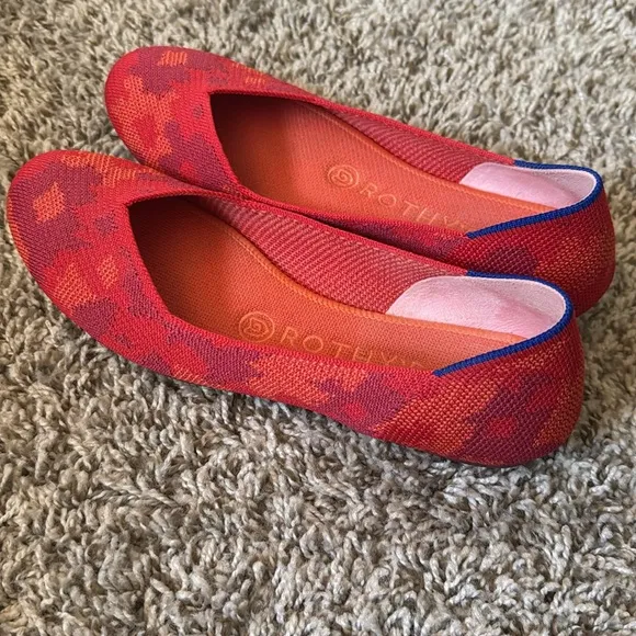 Rothy's Rare Red Botanicamo Round Flat 7