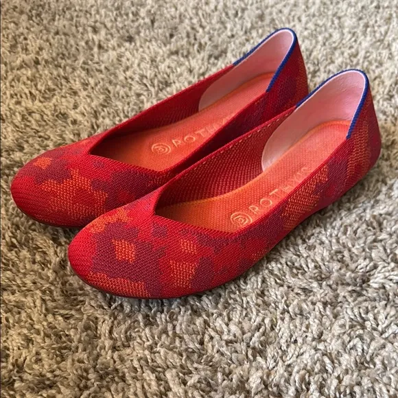 Rothy's Rare Red Botanicamo Round Flat 7
