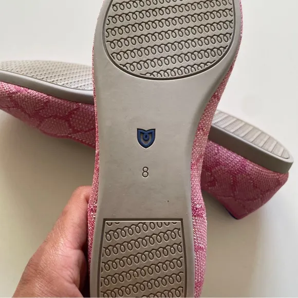 Rothy's Rose Quartz Pink Model 002 Pointy Toe Flats Size 8 Giraffe Camouflage