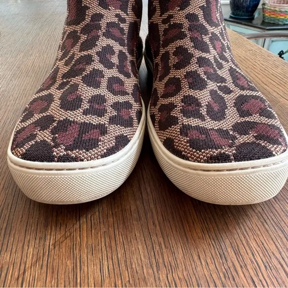 Rothy’s Wildcat Leopard Print High Top Chelsea Boot Pull-on Knit Sneakers Sz 11