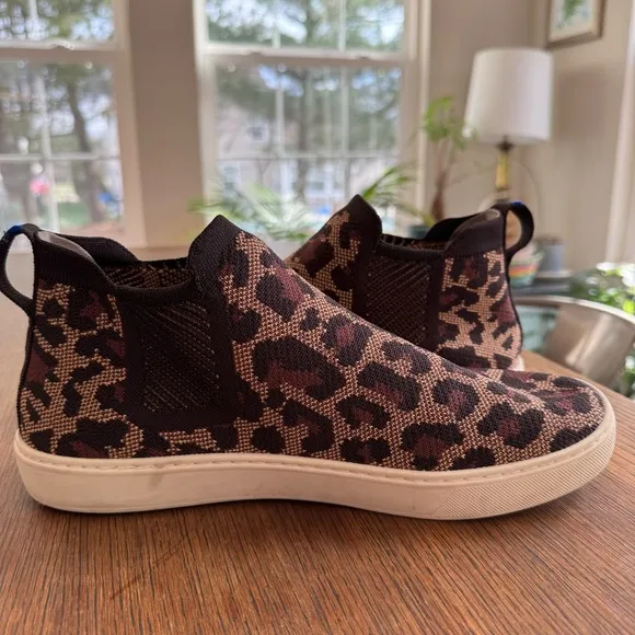 Rothy’s Wildcat Leopard Print High Top Chelsea Boot Pull-on Knit Sneakers Sz 11