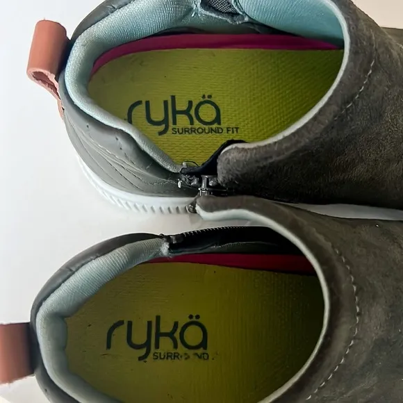 Ryka Vera 2 Green Suede Hidden Wedge Round Toe Booties Sneakers Womens Sz 6.5