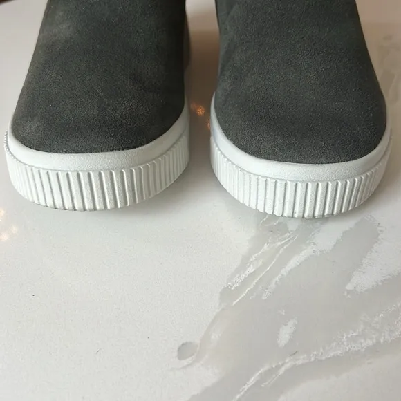 Ryka Vera 2 Green Suede Hidden Wedge Round Toe Booties Sneakers Womens Sz 6.5
