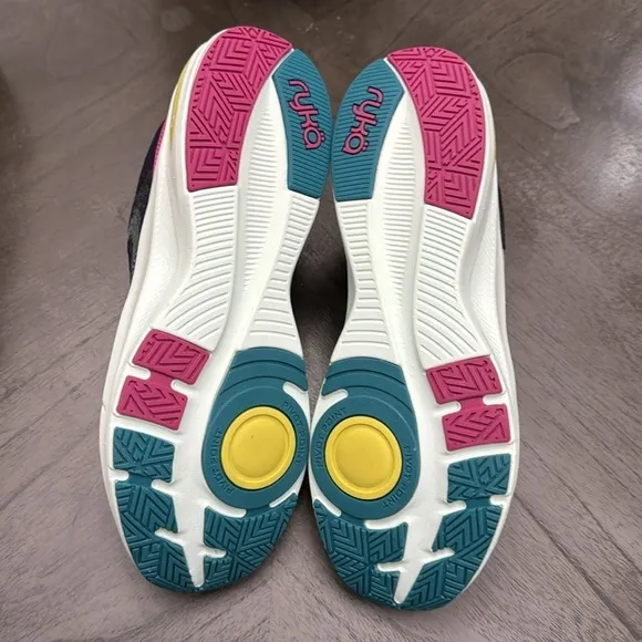 RYKA Women's Never Quit Training Sneakers (WIDE)