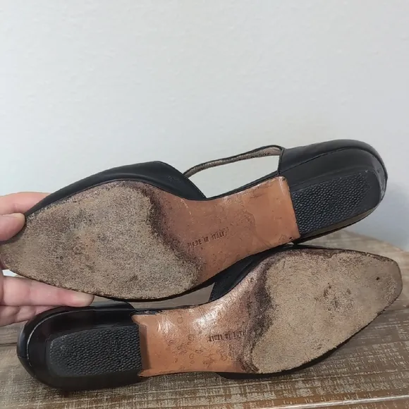 Salvatore Ferragamo Black Loafers Elegant Leather Design Size 8