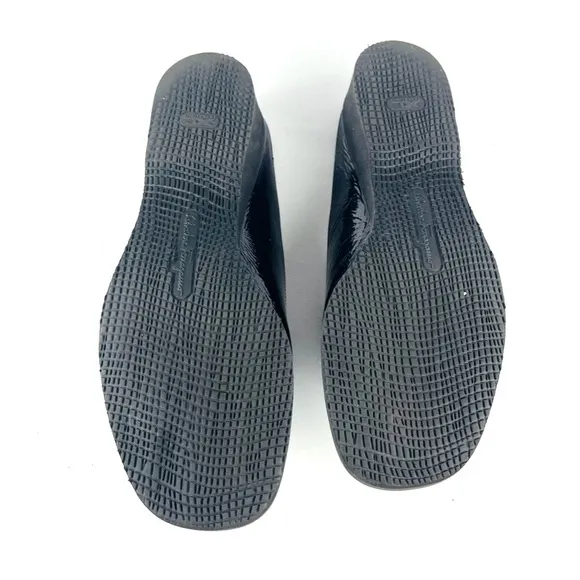 SALVATORE FERRAGAMO Black Slide Sandals