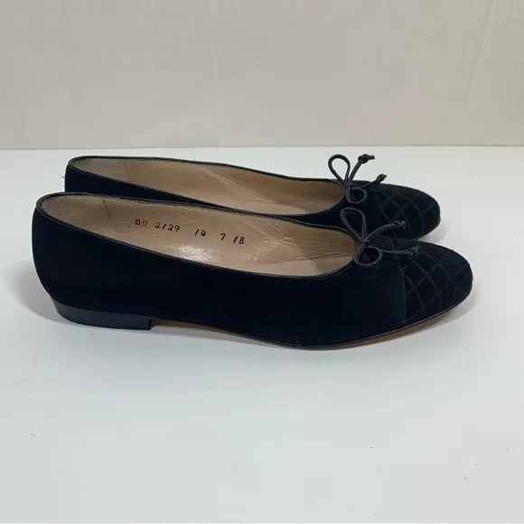 Salvatore Ferragamo Black Suede Flat Loafers Bow &amp; Quilted Detail Toe Size 7