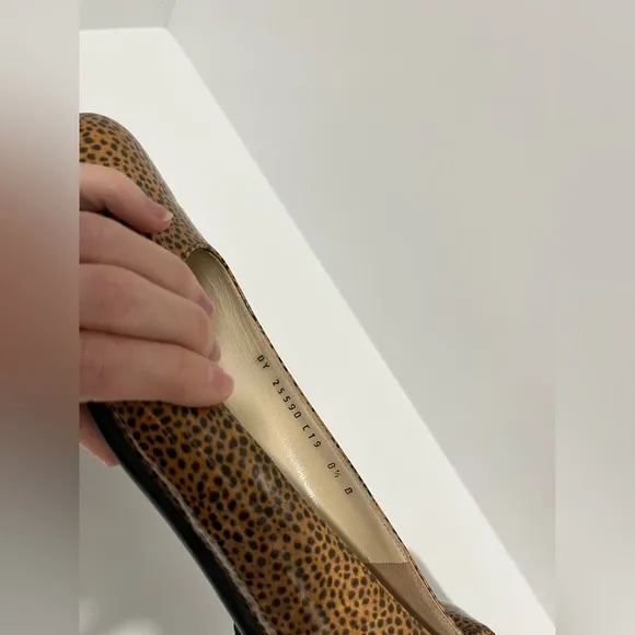 Salvatore Ferraganno Boutique Made in Italy Shiny Cheetah Print flats size 8.5