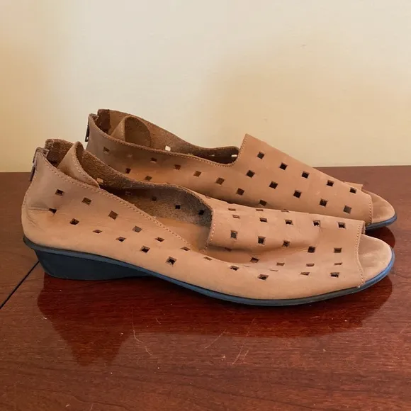 Sesto Meucci Evonne Camel Nubuck Leather Cut Out Open Toe Back Zip Flats Size 10