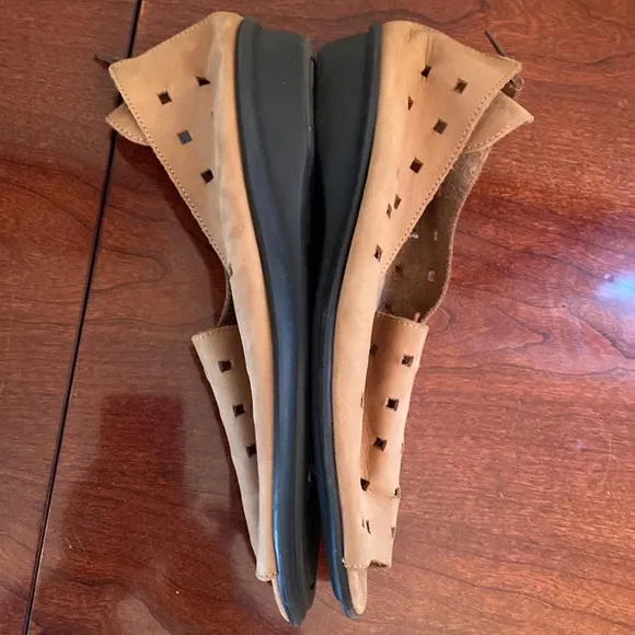 Sesto Meucci Evonne Camel Nubuck Leather Cut Out Open Toe Back Zip Flats Size 10