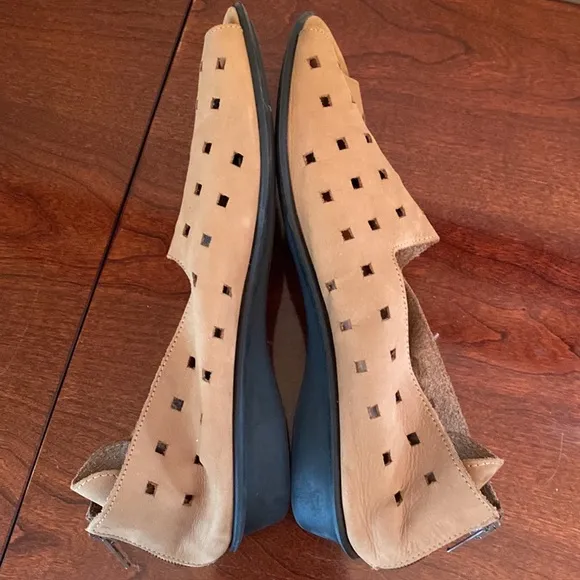 Sesto Meucci Evonne Camel Nubuck Leather Cut Out Open Toe Back Zip Flats Size 10