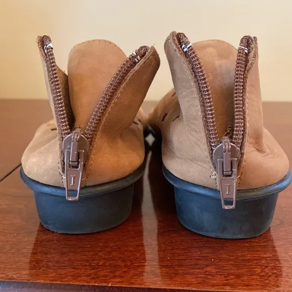 Sesto Meucci Evonne Camel Nubuck Leather Cut Out Open Toe Back Zip Flats Size 10