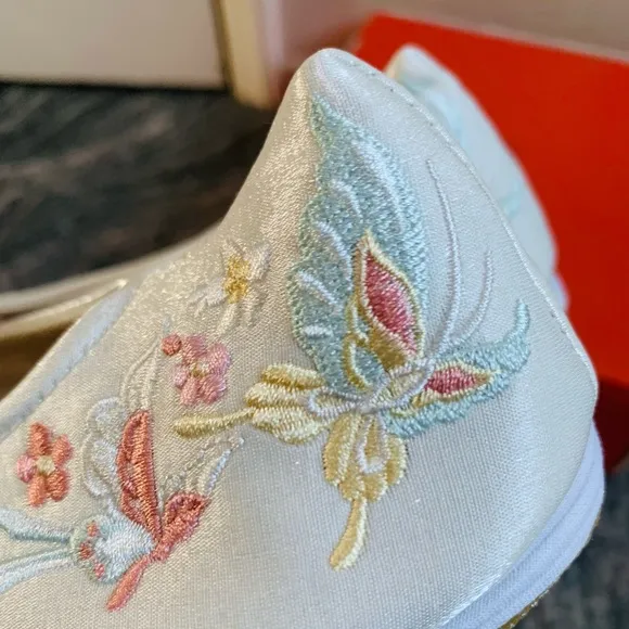 Silk Embroidered Flats