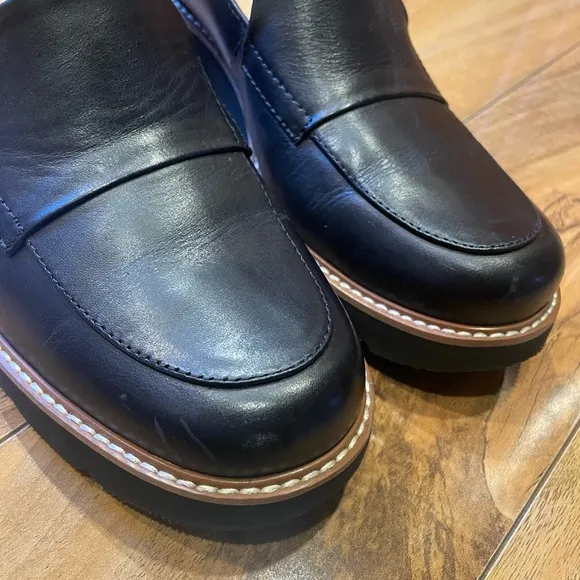 Size 8 1/2 new without box Naturalizer platform Darry loafers black leather