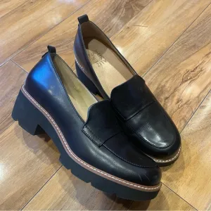 Size 8 1/2 new without box Naturalizer platform Darry loafers black leather