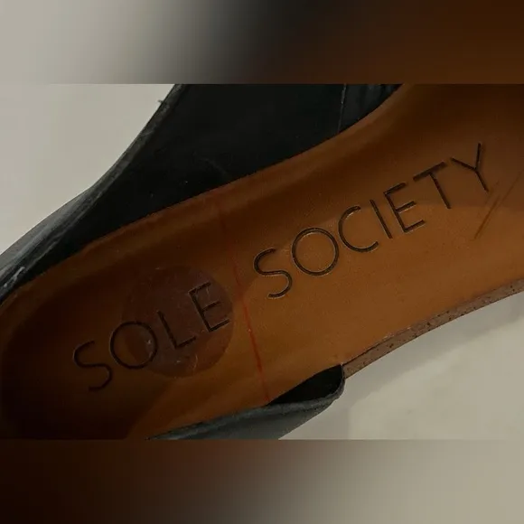Sole Society Colvan Black Leather Flats Size 10 Cut Out Open Toe Sandals…
