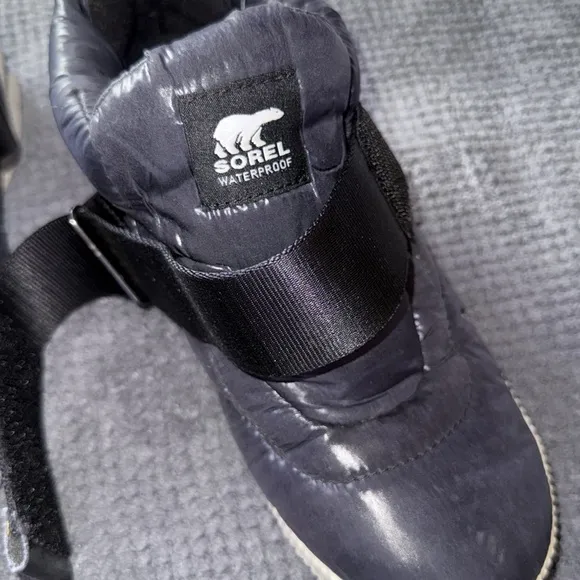 Sorel Black Out N About Puffy Waterproof Booties Size 7.5 Winter Ankle Boots