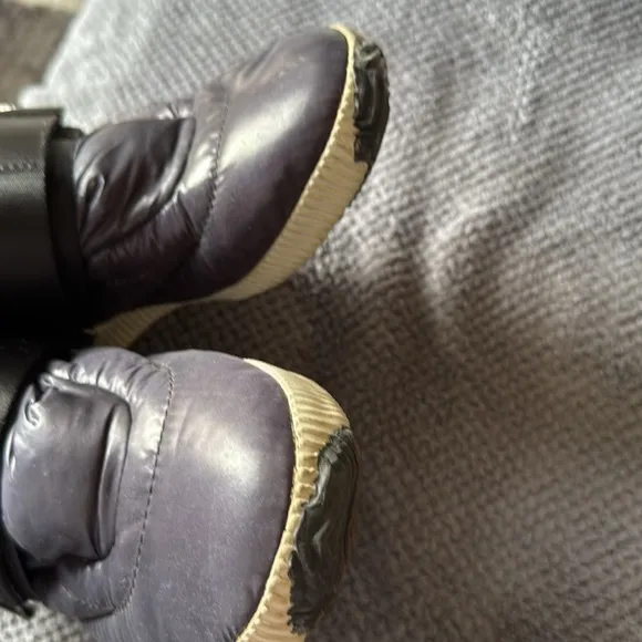Sorel Black Out N About Puffy Waterproof Booties Size 7.5 Winter Ankle Boots