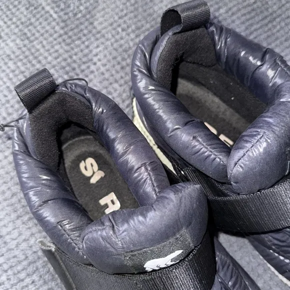 Sorel Black Out N About Puffy Waterproof Booties Size 7.5 Winter Ankle Boots