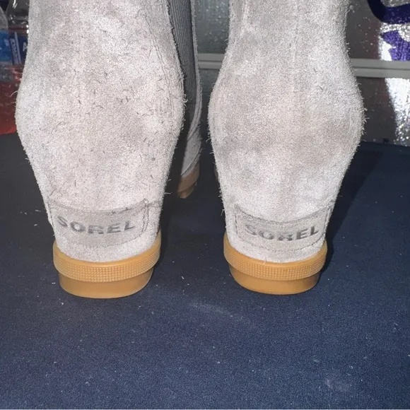 Sorel Joan of Arctic Gray Suede wedge waterproof Ankle Boots- great condition!