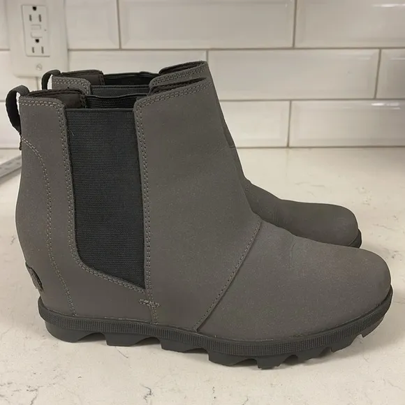 Sorel Joan Of Arctic Wedge II Chelsea Boot Women’s Quarry Size 5 Gray Ankle Boot