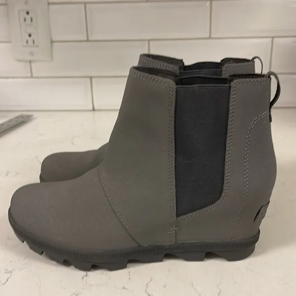 Sorel Joan Of Arctic Wedge II Chelsea Boot Women’s Quarry Size 5 Gray Ankle Boot