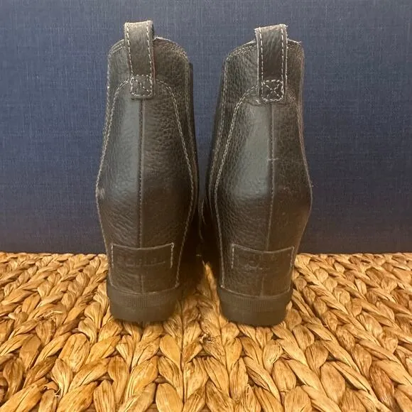 Sorel Joan of Arctic Wedge II Chelsea Boots sz 8.5 Black