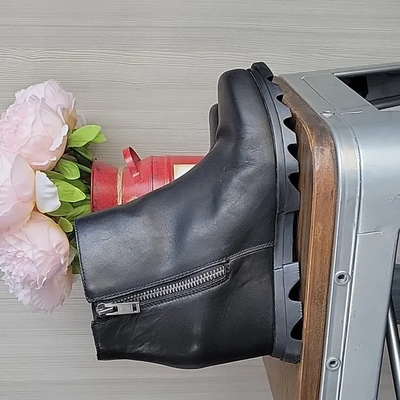 SOREL JOAN OF ARCTIC WEDGE III CHELSEA BOOTIE
