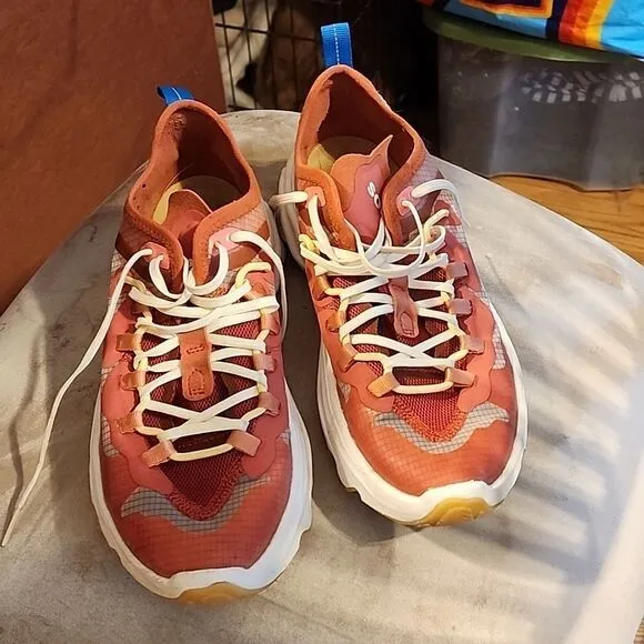 Sorel Kinetic break through Tech Lace up shoes sneakers  perfect condition