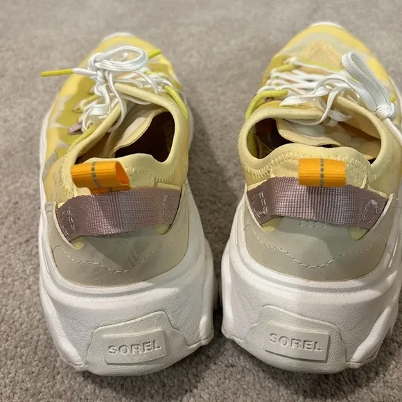 Sorel Kinetic Breakthru Tech Lace Sneakers in Yellow 7.5