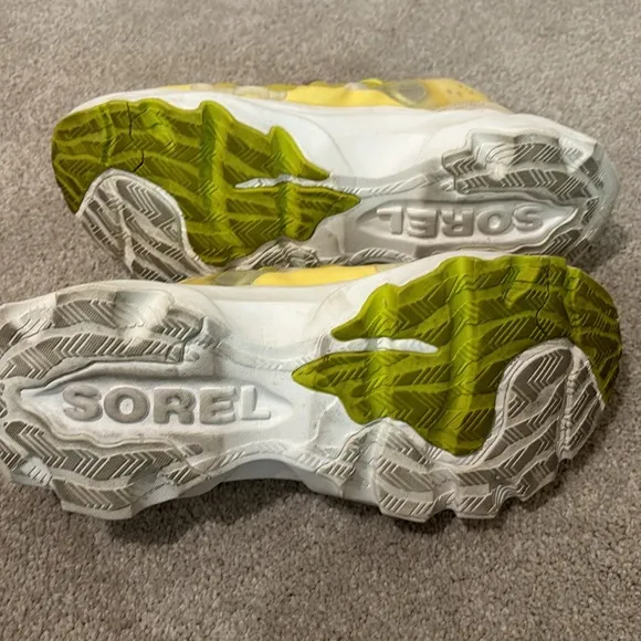 Sorel Kinetic Breakthru Tech Lace Sneakers in Yellow 7.5