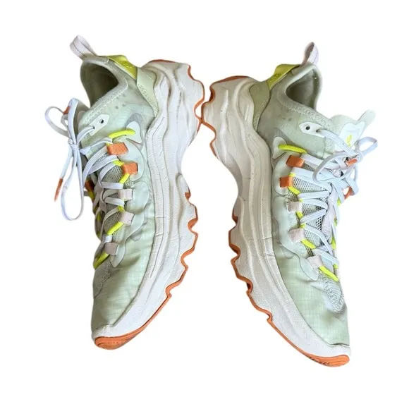 SOREL KINETIC™ BREAKTHRU TECH LACE SNEAKERS Size 8.5