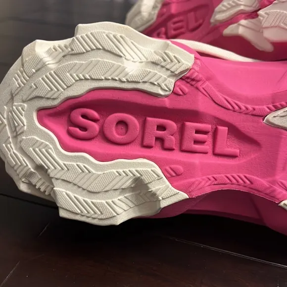Sorel Kinetic Breakthru Tech shoes sneakers new Ceramic Fuchsia Fizz Womens