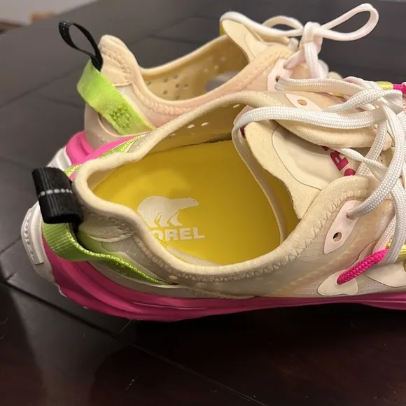 Sorel Kinetic Breakthru Tech shoes sneakers new Ceramic Fuchsia Fizz Womens