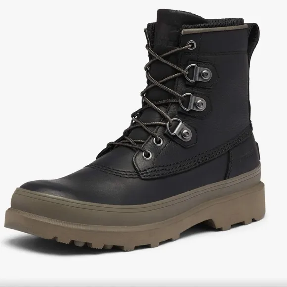 Sorel men’s Caribou Street waterproof lug soul boot. Size 8
