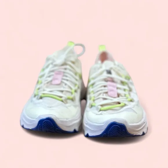 Sorel NWB Size 7.5 women’s Kinetic Breakthru Tech lace Athletic Sneakers