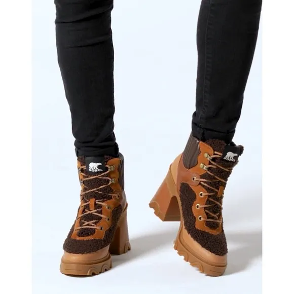 SOREL Tawny Buff &amp; Blackened Brown Brex Cozy Shearling Boots 9.5