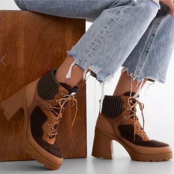 SOREL Tawny Buff &amp; Blackened Brown Brex Cozy Shearling Boots 9.5