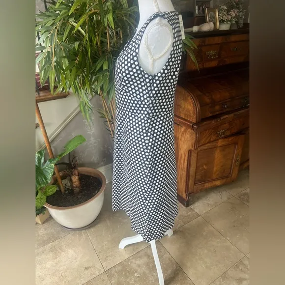 Spence, ladies V-neck sleeveless polkadot dress NWT size 6 brand new