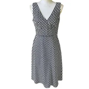Spence, ladies V-neck sleeveless polkadot dress NWT size 6 brand new
