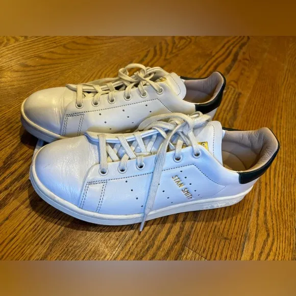 Stan Smith Adidas Sneakers white/blue/gold size 6 women’s