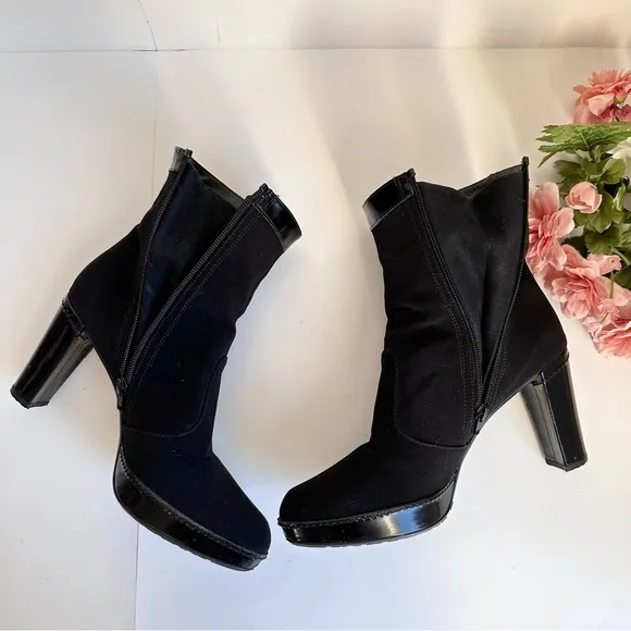 STUART WEITZMAN Black Gore-Tex Patent Leather Tassel Side Zip Waterproof Booties